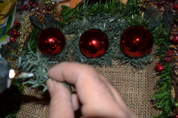 Πως να στολίσετε ένα χριστουγεννιάτικο διακοσμητικό καλάθι