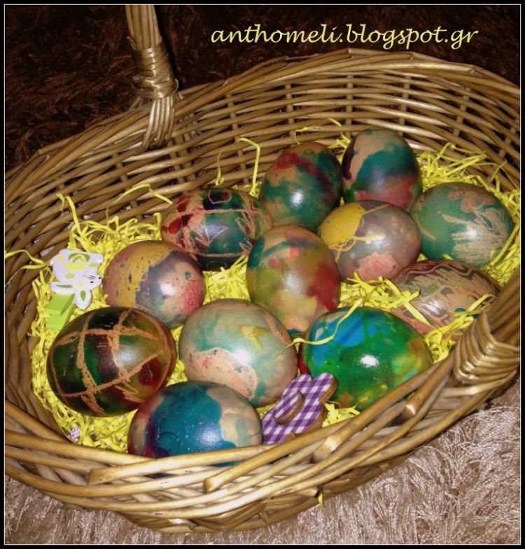 Πασχαλινά αυγά με κηρομπογιές και χρώματα ζαχαροπλαστικής