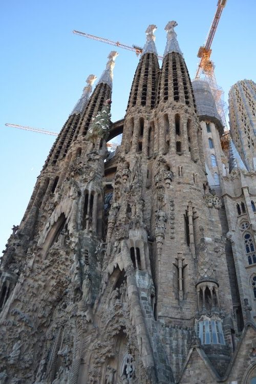 Βαρκελώνη: Δωρεάν ξενάγηση στη μοντέρνα συνοικία Εσάμπλε - Σαγράδα Φαμίλια (Sagrada Famillia)