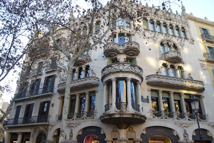Βαρκελώνη: Δωρεάν ξενάγηση στη μοντέρνα συνοικία Εσάμπλε - Passeig de Gracia- Casa Lleo Morera
