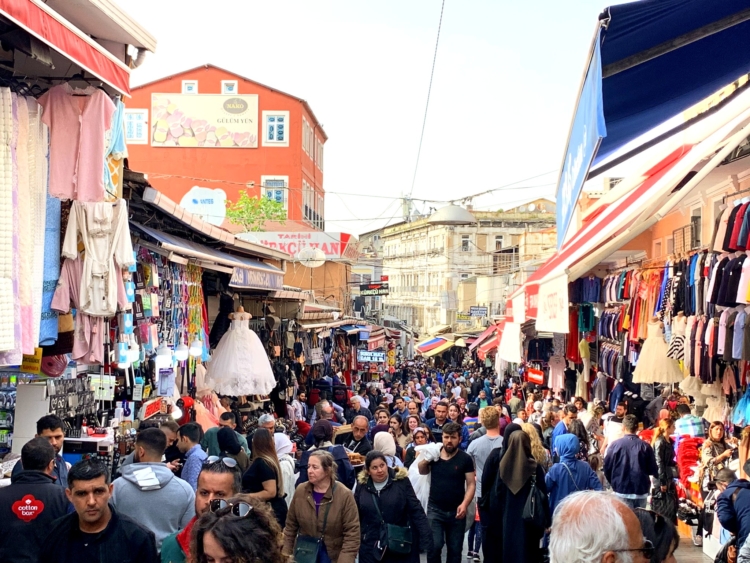 Καπαλί Τσαρσί, Αιγυπτιακή Αγορά μπαχαρικών και άλλες αγορές στην Κωνσταντινούπολη