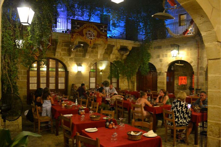 Dinner & Illusion Show στο The Chamber of Mysteries στη Μάλτα 3