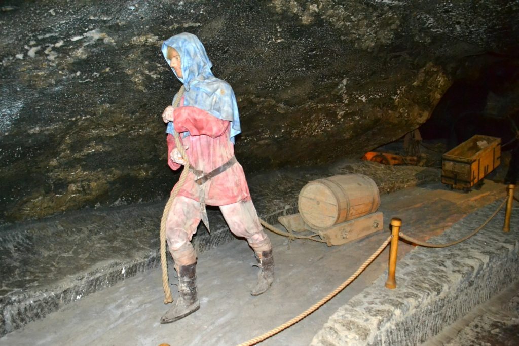 Στο αλατωρυχείο Wieliczka στην Κρακοβία, μια μοναδική εμπειρία