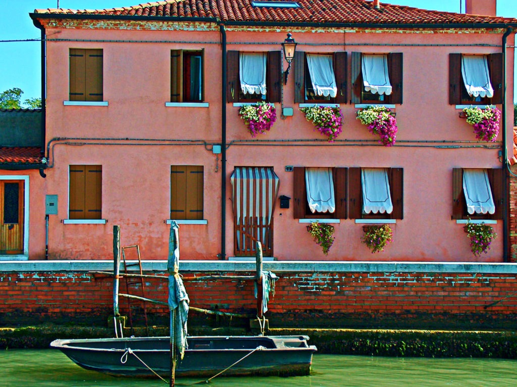 .Μουράνο και Μπουράνο στη λιμνοθάλασσα της Βενετίας. 