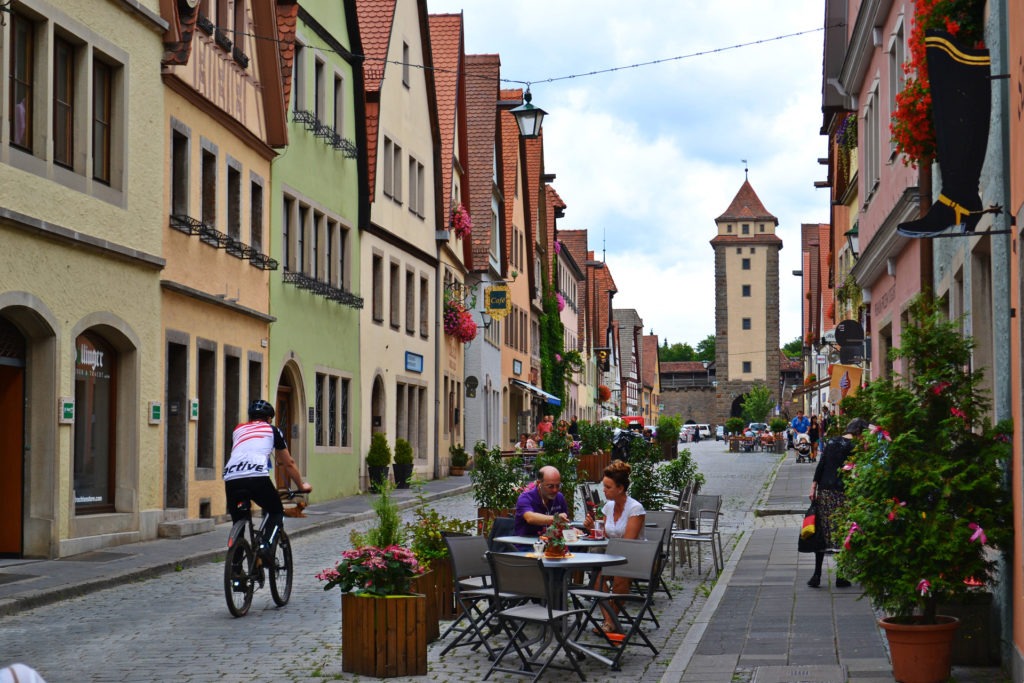 Ο ρομαντικός δρόμος της Γερμανίας. 12 μεσαιωνικές πόλεις και χωριά του Το Rothenburg ob der Tauber.