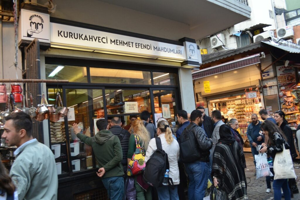 Καπαλί Τσαρσί και Αιγυπτιακή Αγορά μπαχαρικών και άλλες αγορές στην Κωνσταντινούπολη