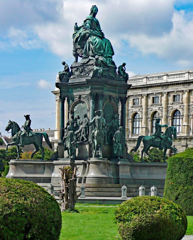 Ταξίδι στη Βιέννη. Αξιοθέατα του ιστορικού κέντρου. Μνημείο Μαρία Θηρεσία