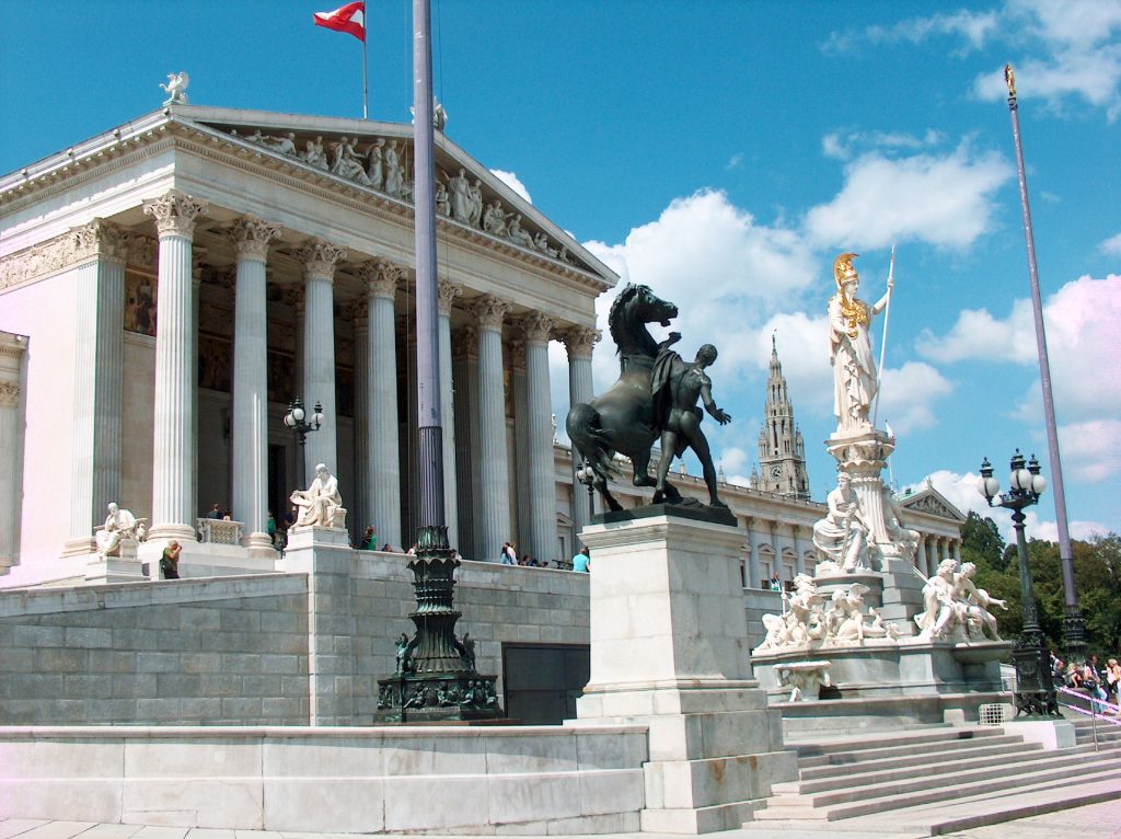 Ταξίδι στη Βιέννη. Αξιοθέατα του ιστορικού κέντρου. Κοινοβούλιο