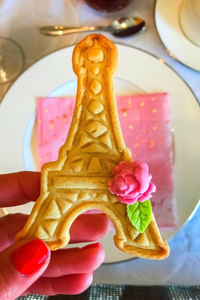 Brunch με θέμα το Παρίσι και το Emily in Paris - Μπισκότα 