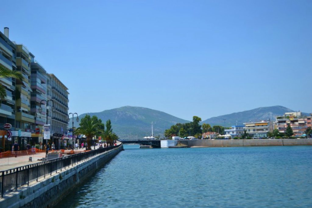 10 πόλεις για να γιορτάσετε την Αποκριά στην Ελλάδα. Χαλκίδα