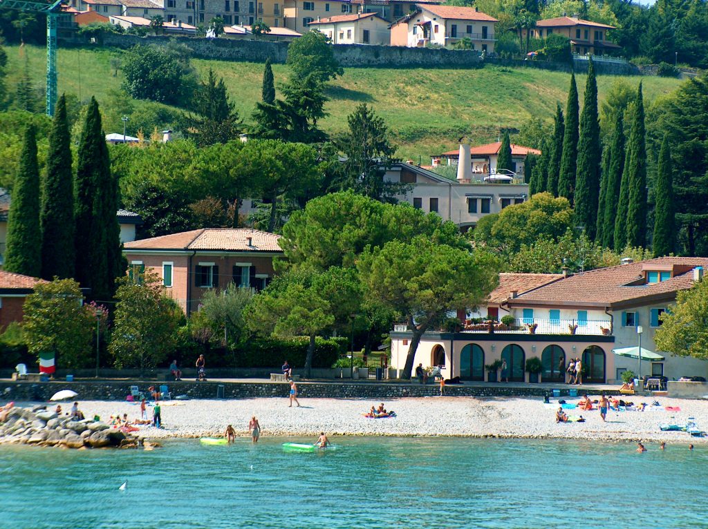 Ταξίδι στη λίμνη Garda και στα θεματικά πάρκα της. Portese